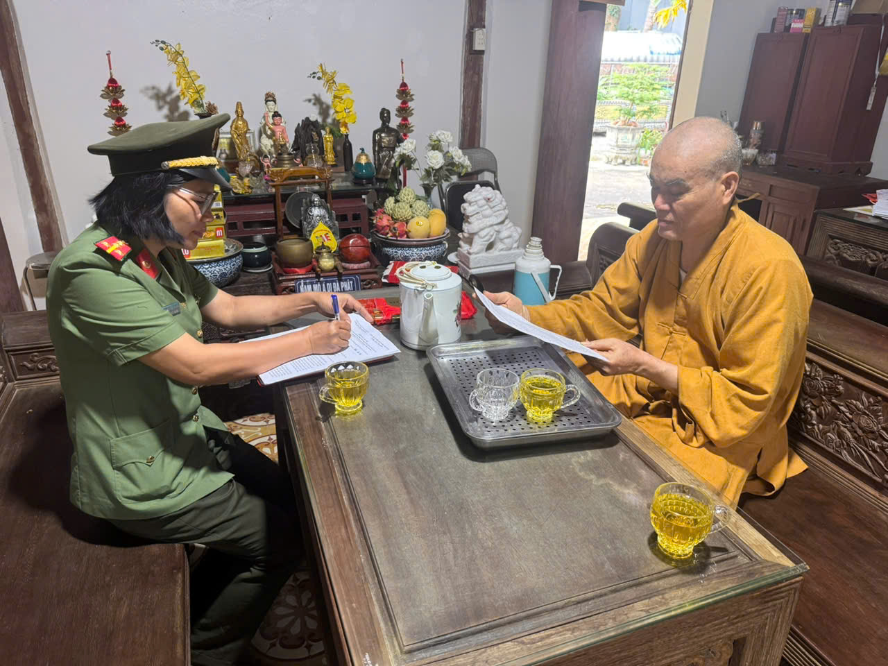 Công an phường Trần Hưng Đạo: Hướng dẫn các các cơ sở Phật giáo đảm bảo an ninh, trật tự dịp lễ Vu Lan năm 2026